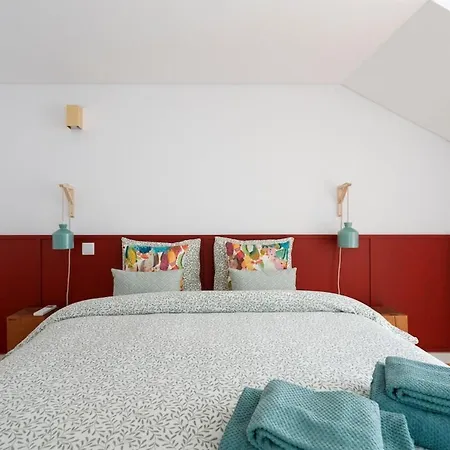 דירה Sophisticated 3br In Historic Chiado Sleeps 10