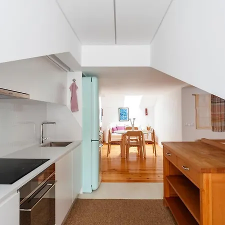 דירה Sophisticated 3br In Historic Chiado Sleeps 10 *