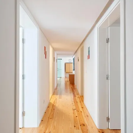 דירה Sophisticated 3br In Historic Chiado Sleeps 10 *